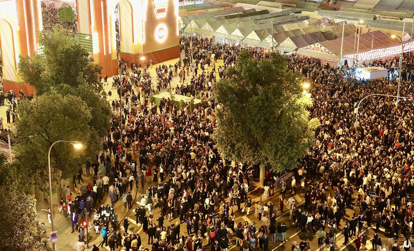 Alumbrao de la portada de Feria 2025