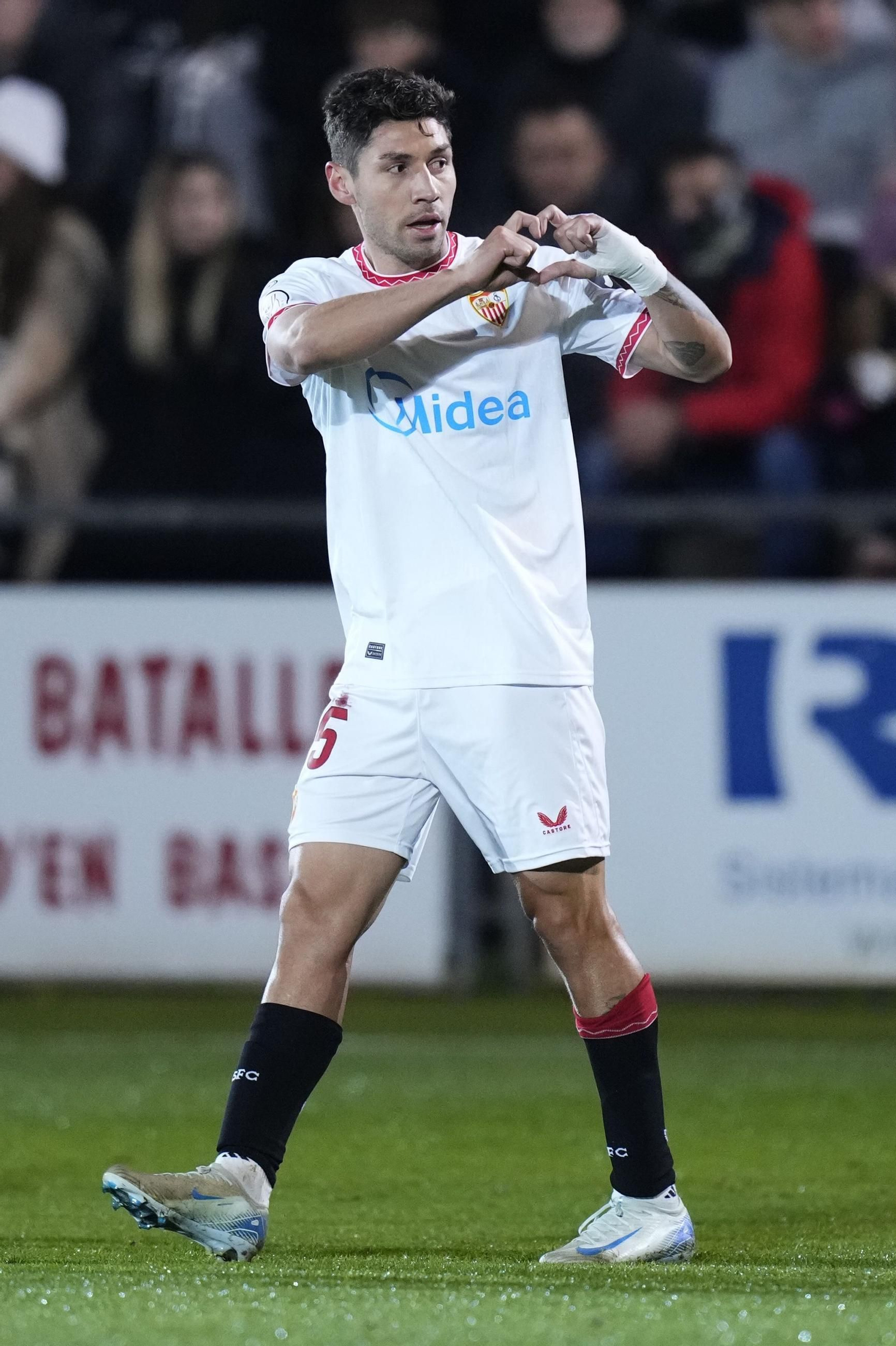 Las fotos del Olot - Sevilla de Copa del Rey