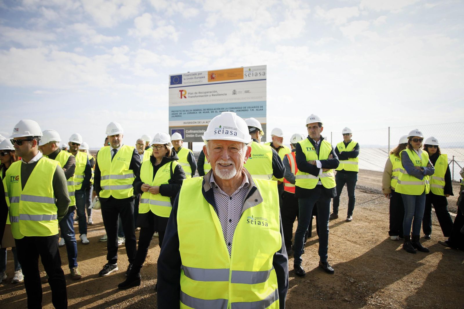 María Jesús Montero visita las obras de la balsa general de regulación de la Comarca de Usuarios Aguas de Níjar, en imágenes