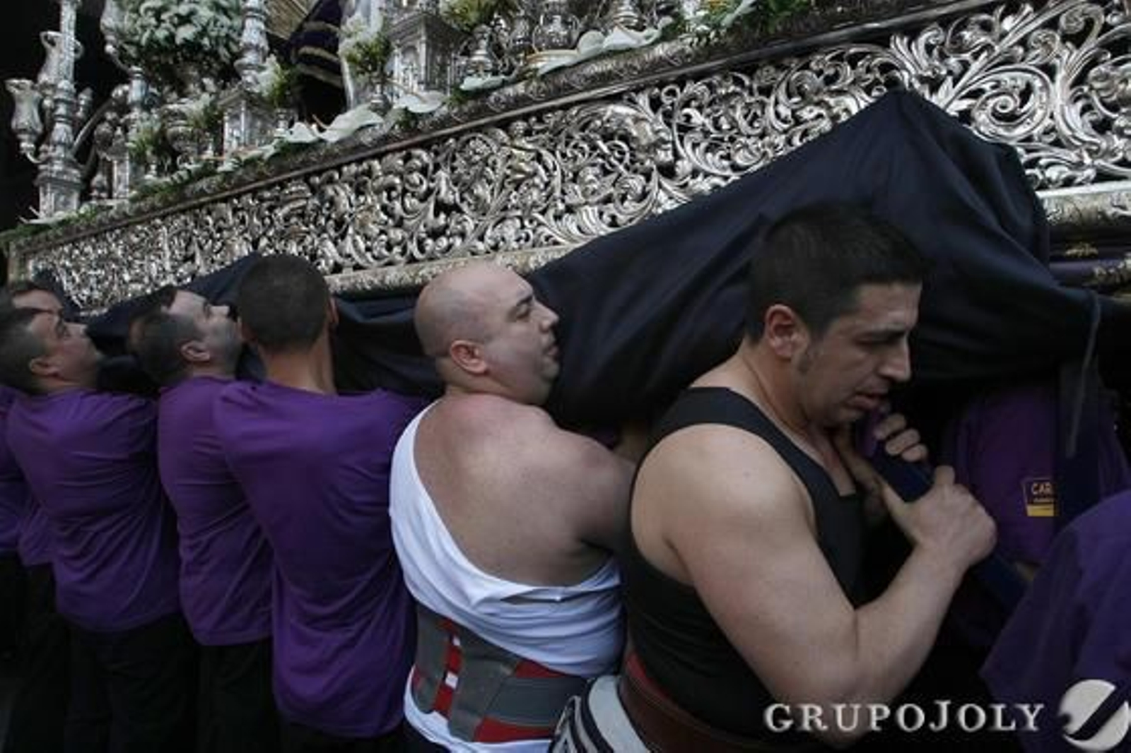 La hermandad de Columna. 

Foto: Jose Braza