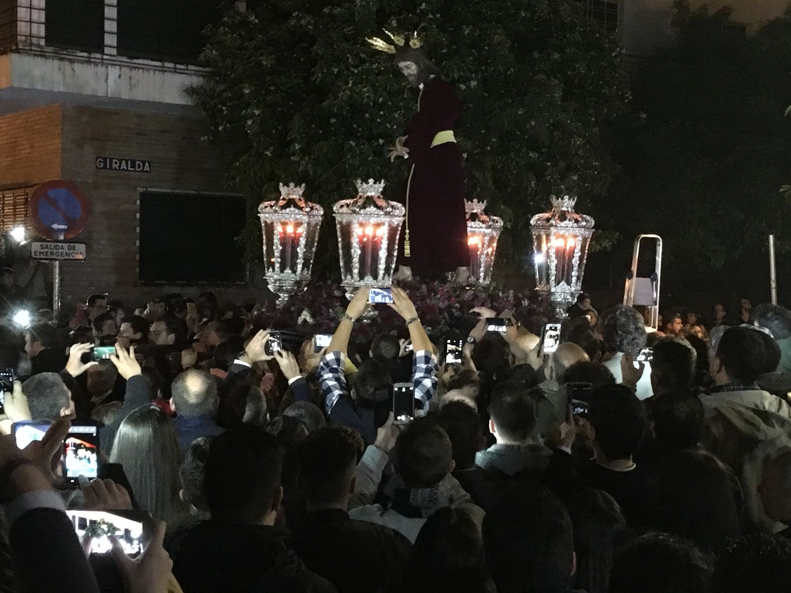 San Gonzalo celebró su Vía Crucis extraordinario