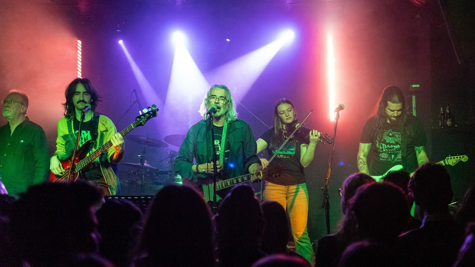 Fidel Camacho, en el concierto de presentación del disco 'Retales' en Huelva Rock. 