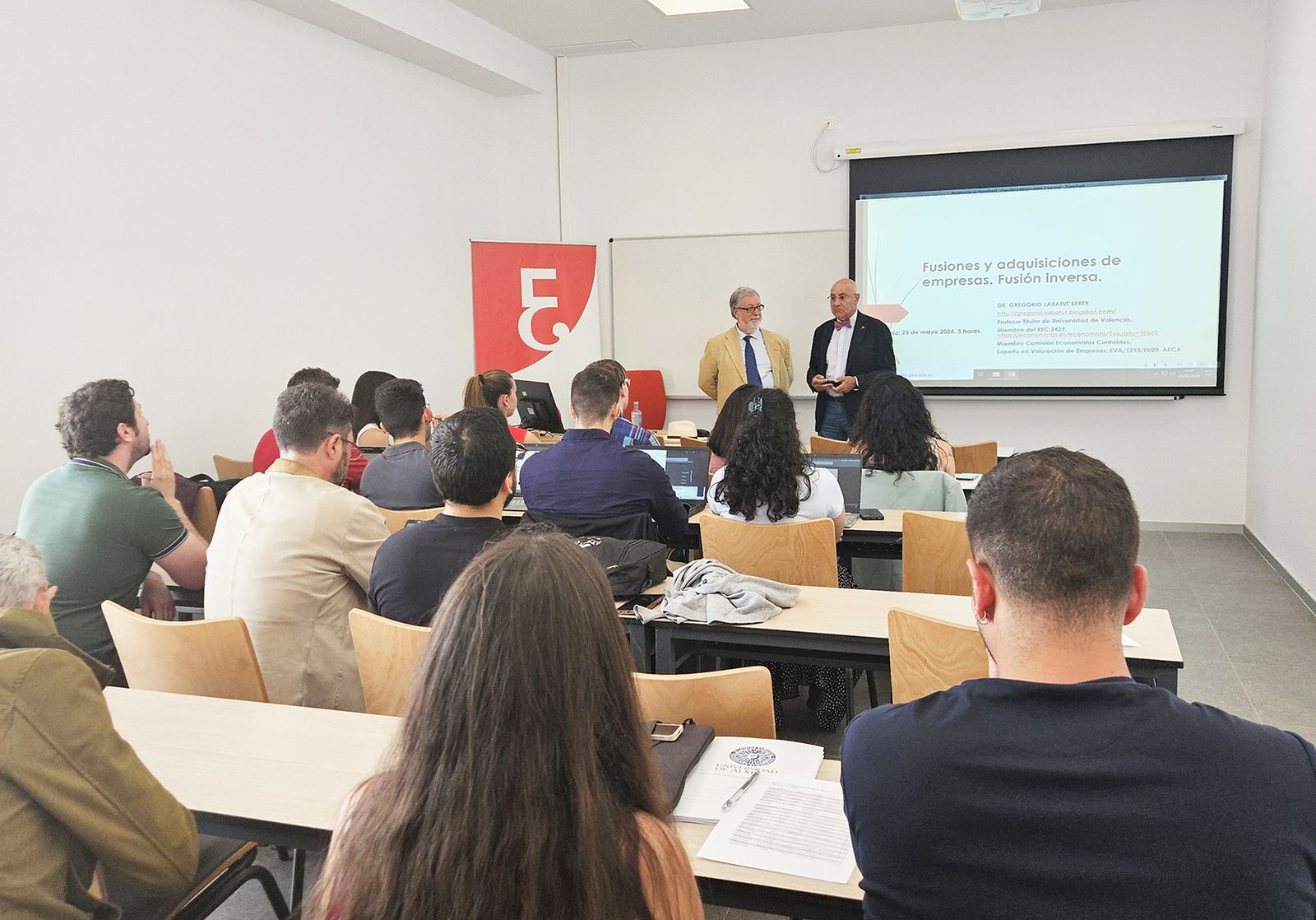 Gregorio y Alfonso durante la charla.