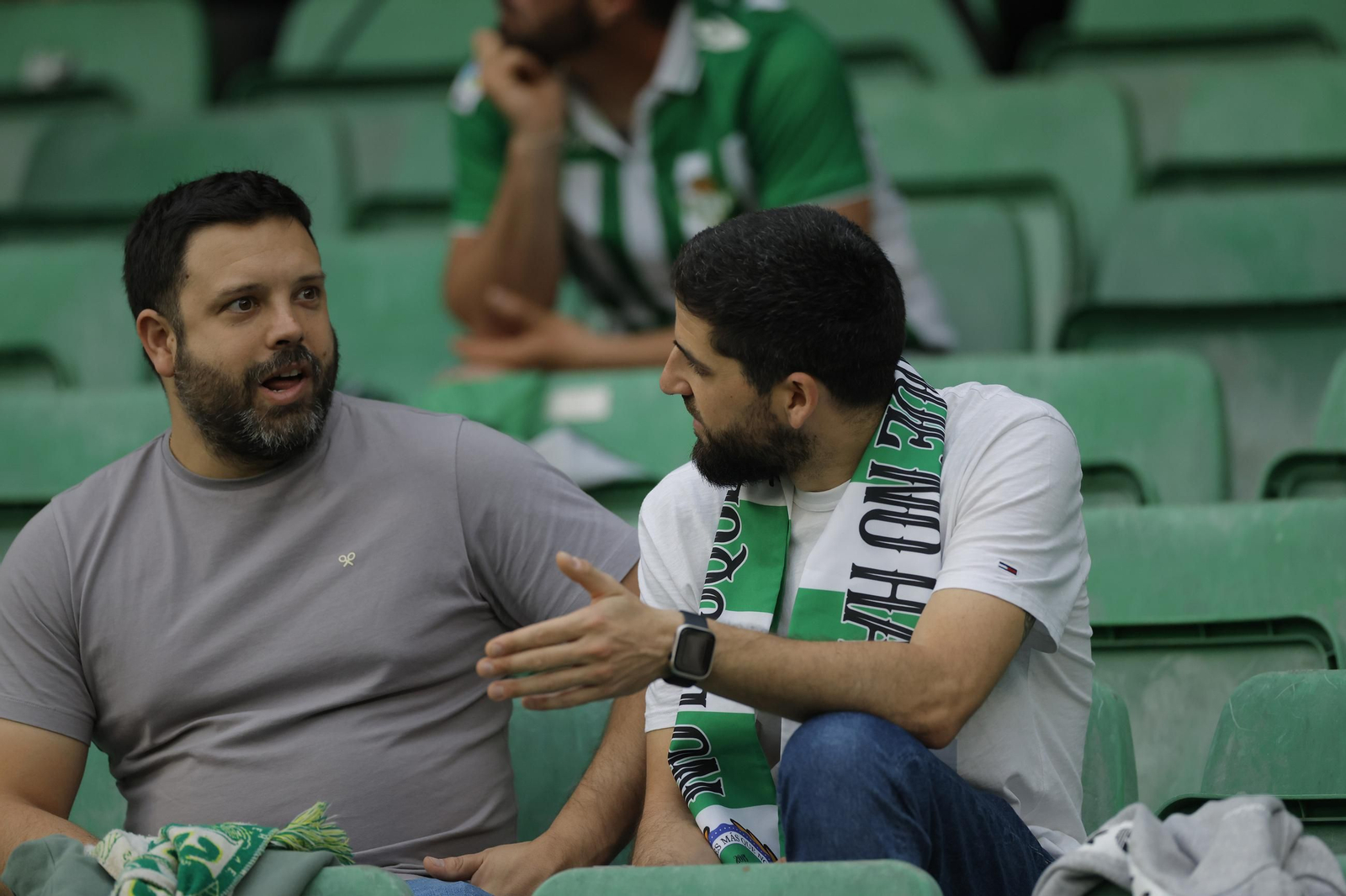 Búscate en las fotos del Betis - Jagiellonia