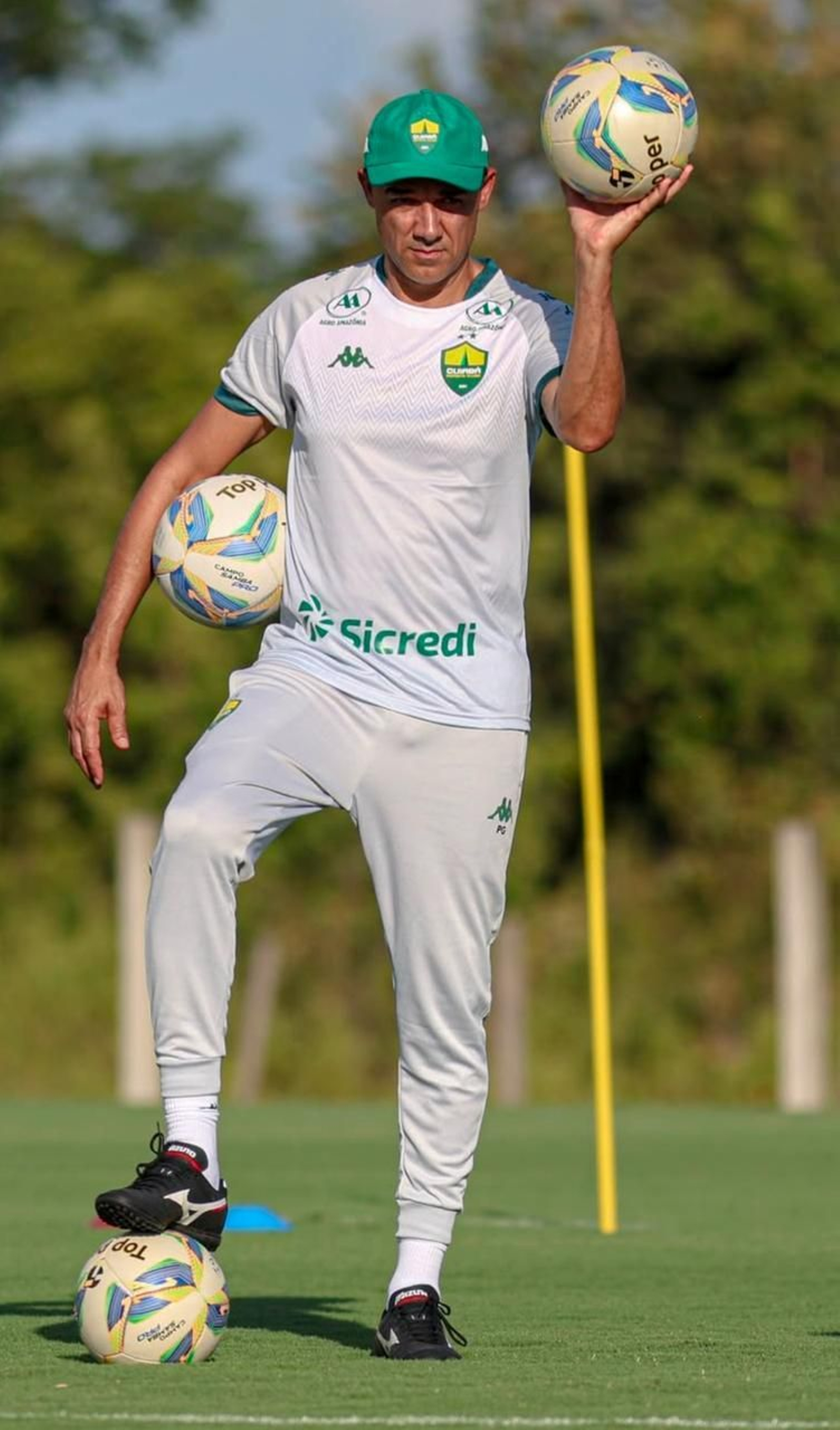 Weligton, nueva aventura al abrigo de su maestro en el Cuiabá de Brasil