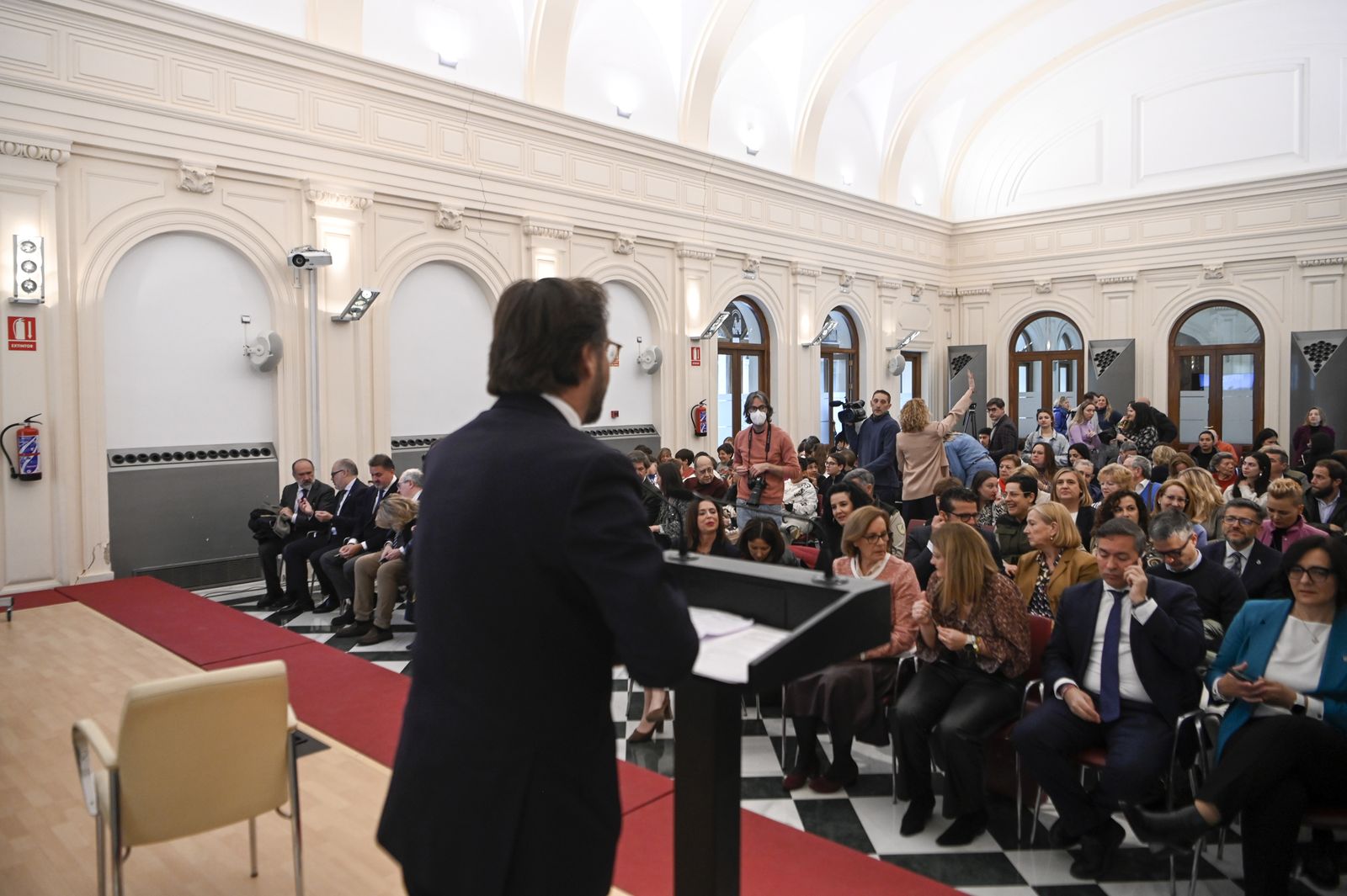 La Junta reconoce en Granada a las mujeres que "llevan muchos años abriéndose camino"