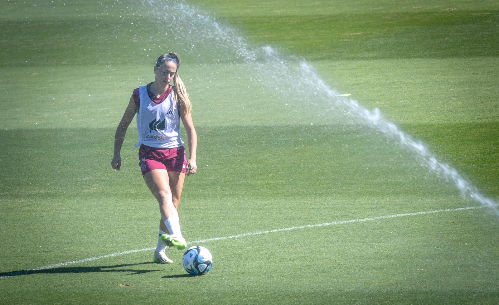 El entrenamiento de la Selección Española Femenina, en imágenes