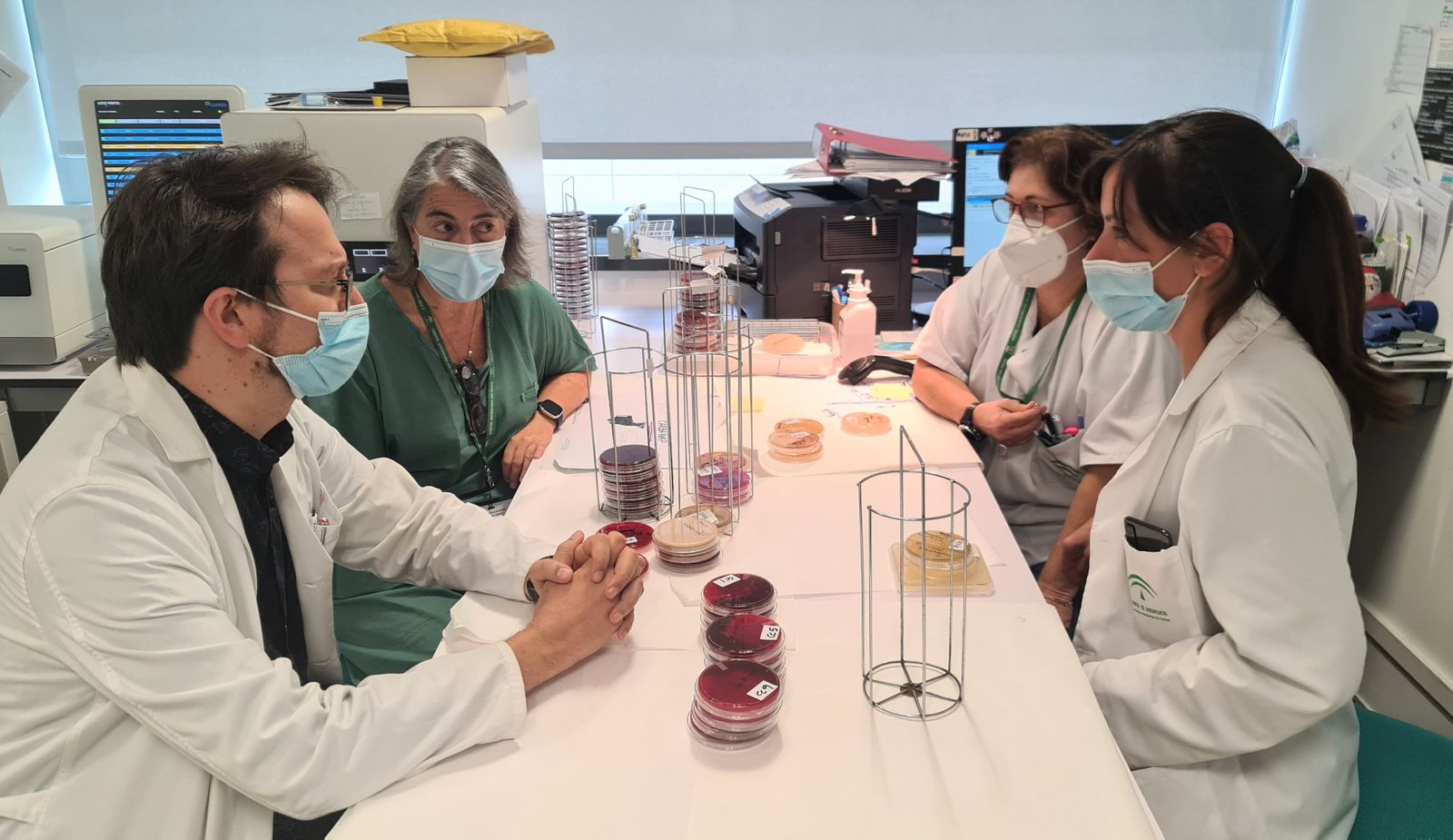 Un sistema inteligente permite al Hospital San Cecilio de Granada  tomar decisiones en pacientes que toman antibióticos