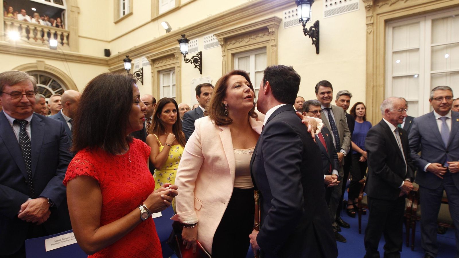 Carmen Crespo y Marta Bosquet asistieron a la investidura de la Diputación