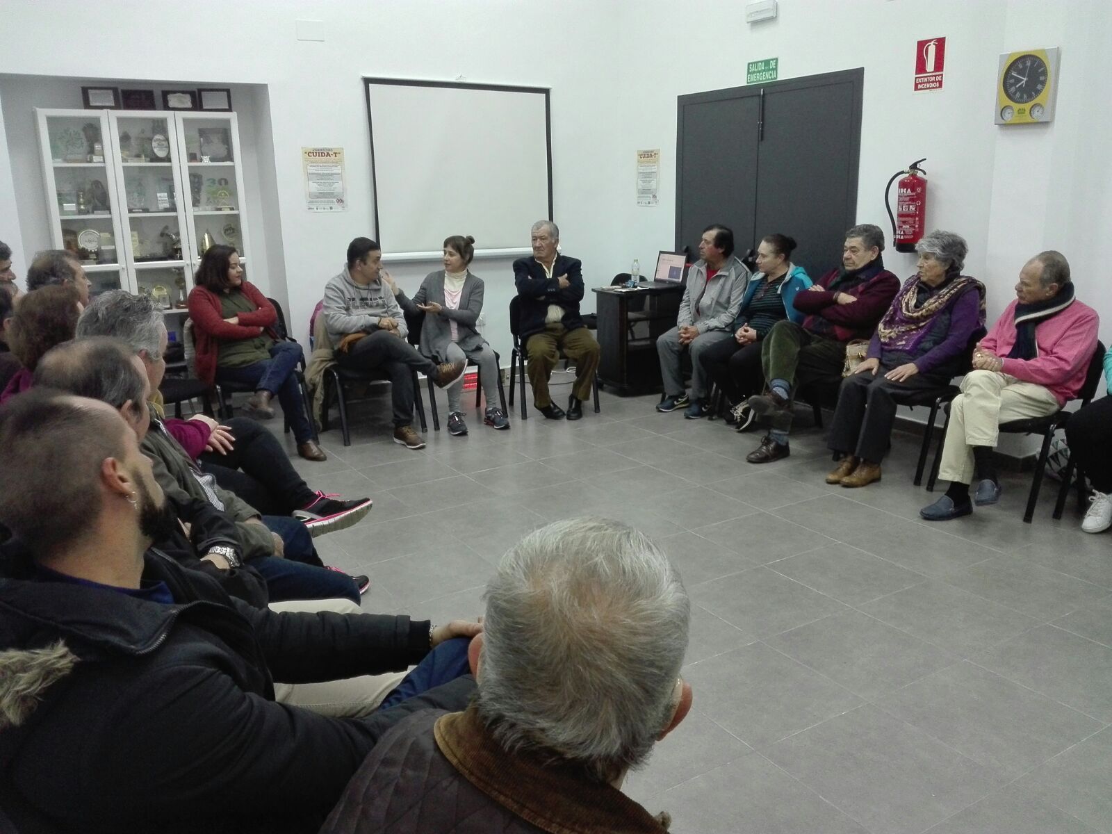 Un momento de la primeras de las charlas celebrada en la sede de Archi.