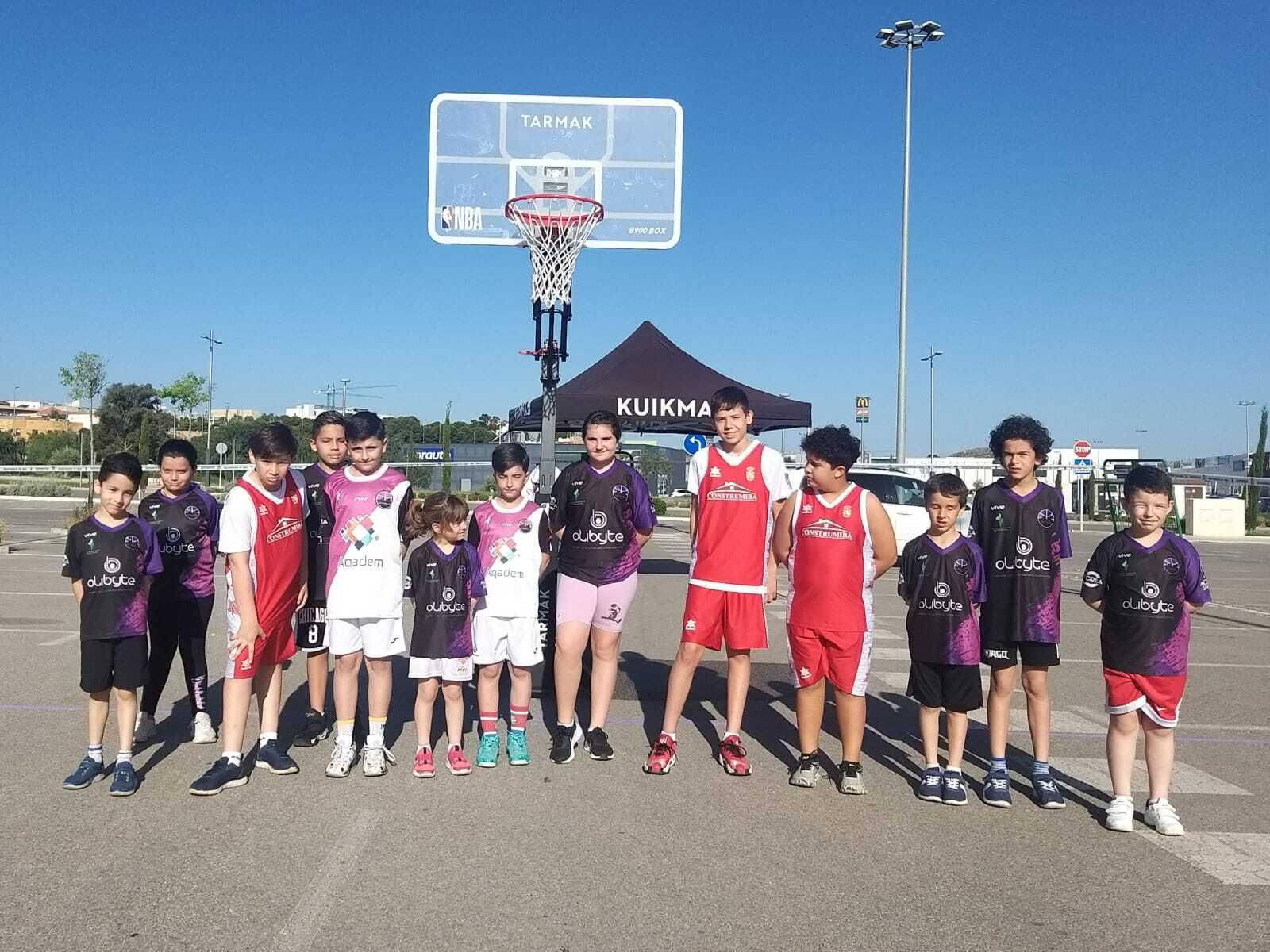 En imágenes: basket solidario de la mano del CD Bulevar en favor de ALES