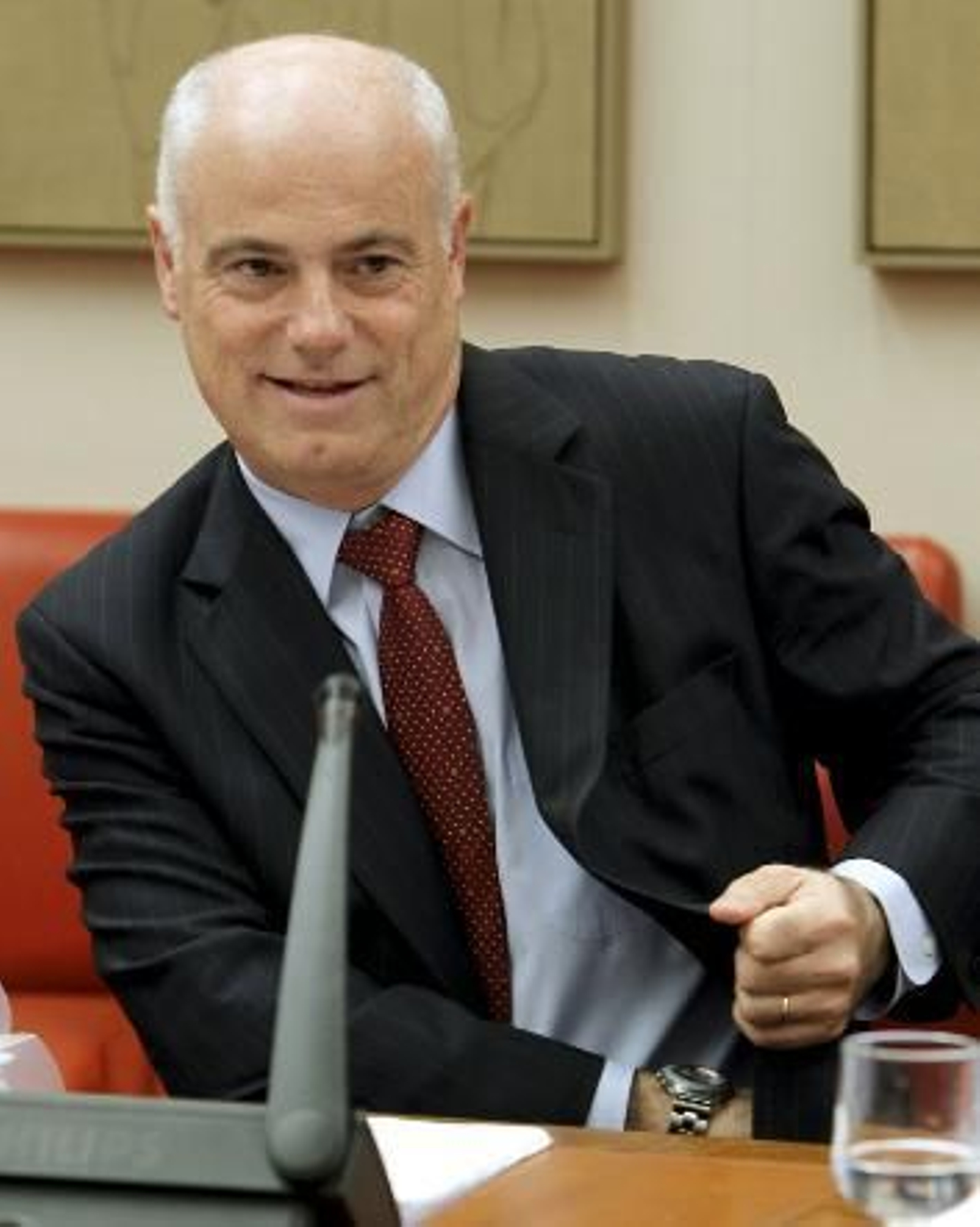 Economía no ve necesario un plan B porque cree realistas sus previsiones