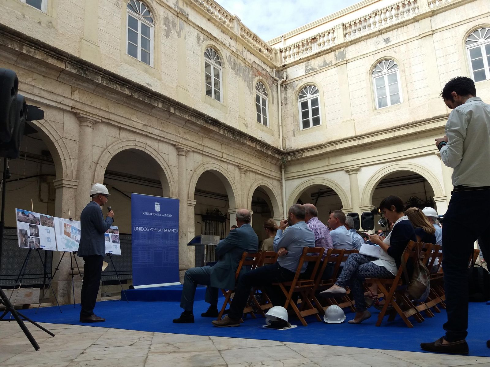 El pasado 28 de octubre, Gabriel Amat, presidente de la Diputación Provincial, puso la primera piedra de una rehabilitación que ya está en marcha.