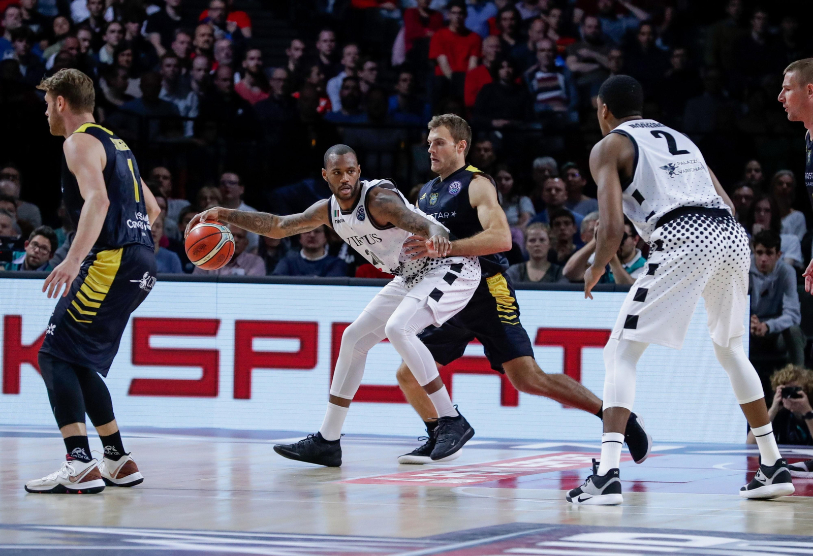 Las fotos de la carrera de Tim Abromaitis, fichaje del Unicaja