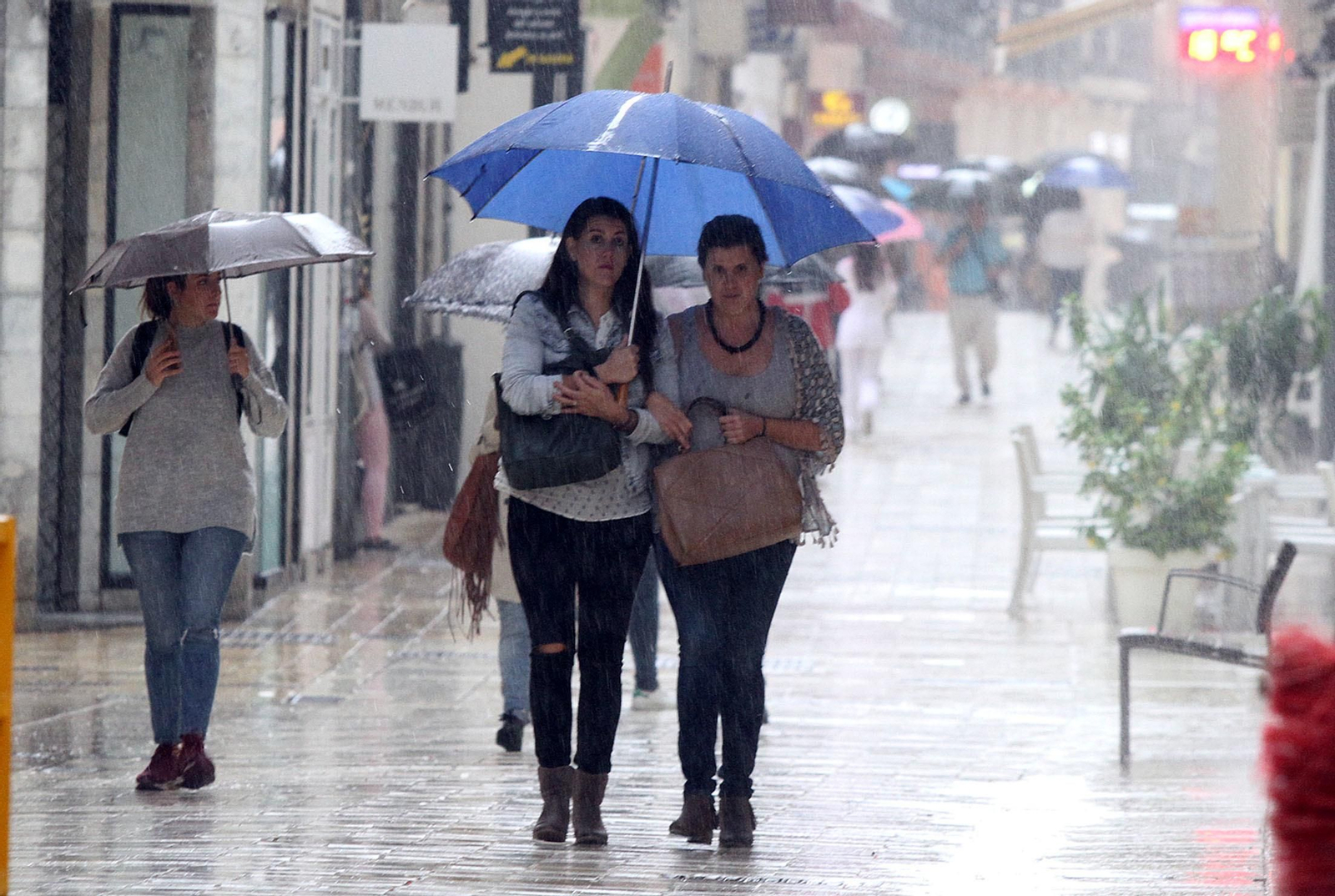 Imágenes del temporal de lluvia en Huelva.