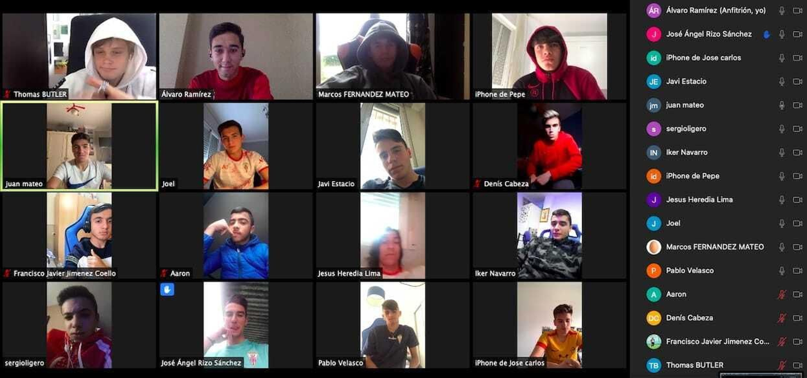 Captura de una reunión por internet de un equipo de base del Algeciras.