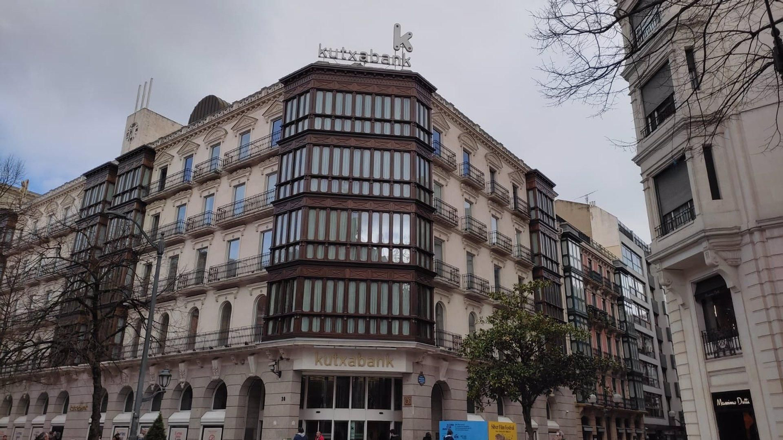Sede de Kutxabank en Bilbao. Sede de Kutxabank en Bilbao.