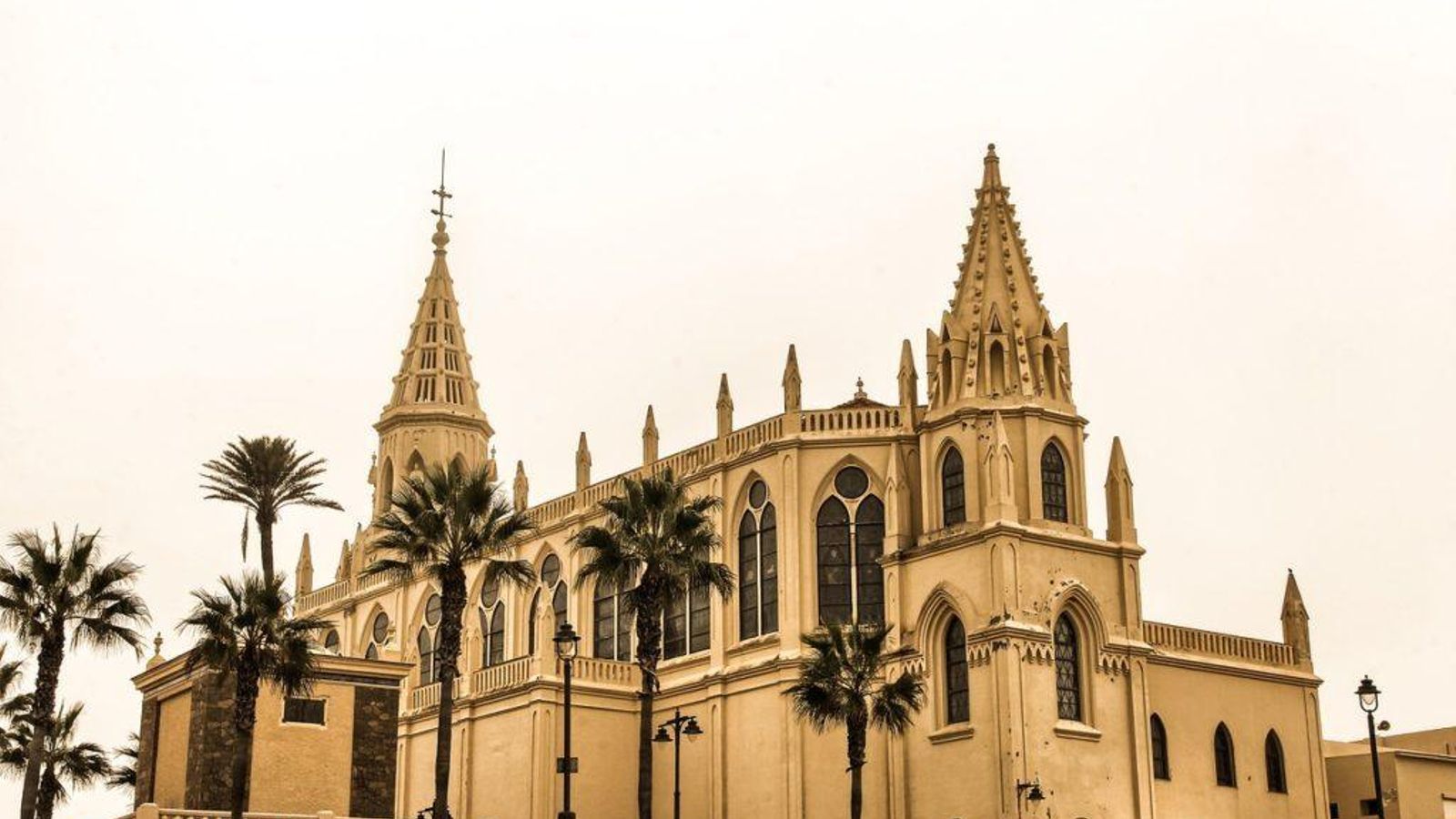 Santuario-de-la-Virgen-de-la-Regla-Chipiona-1024x682