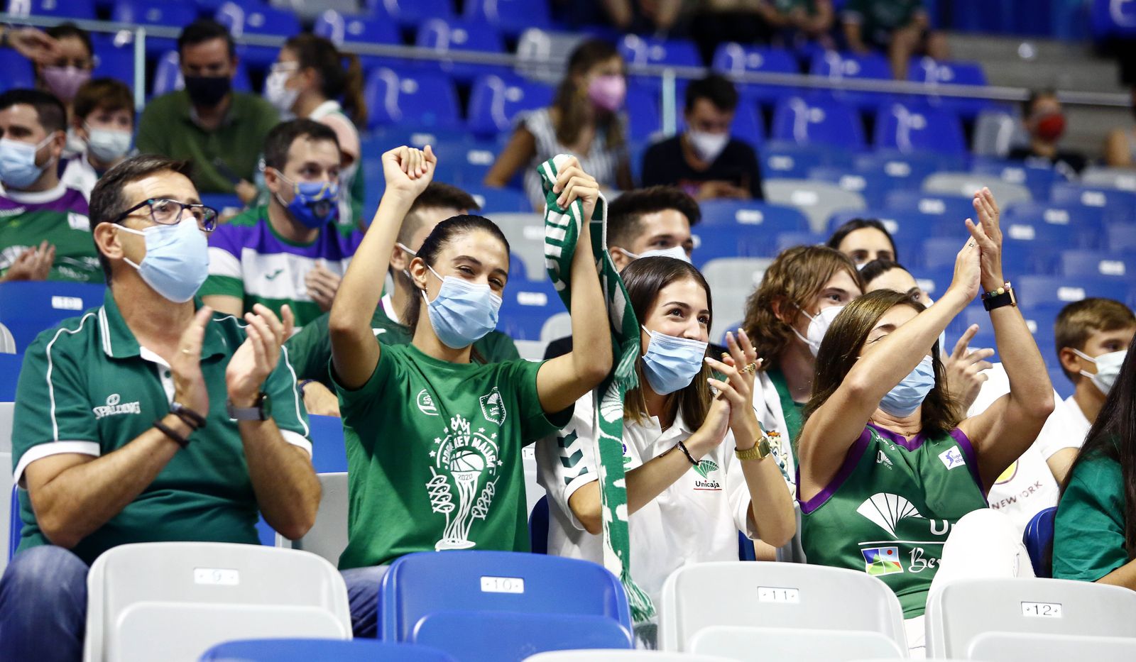 Varios aficionados en el Carpena el sábado.