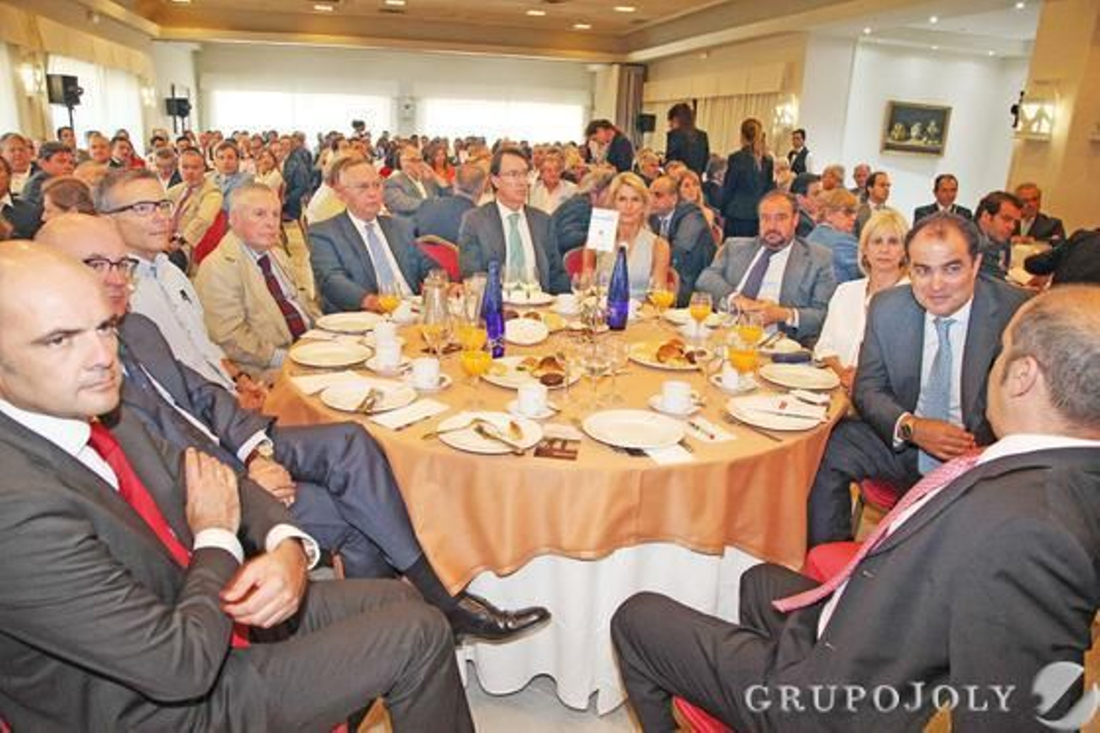 Justiniano Cortés Mancha, Bernardino Rodríguez de Quirós, David Sculuy, José Ramón del Río, Luis García Ruiz, Mauricio González-Gordon, Cristina Luque, Tomás Valiente, María José García-Pelayo y David Fernández. 

Foto: Pascual · Vanesa Lobo