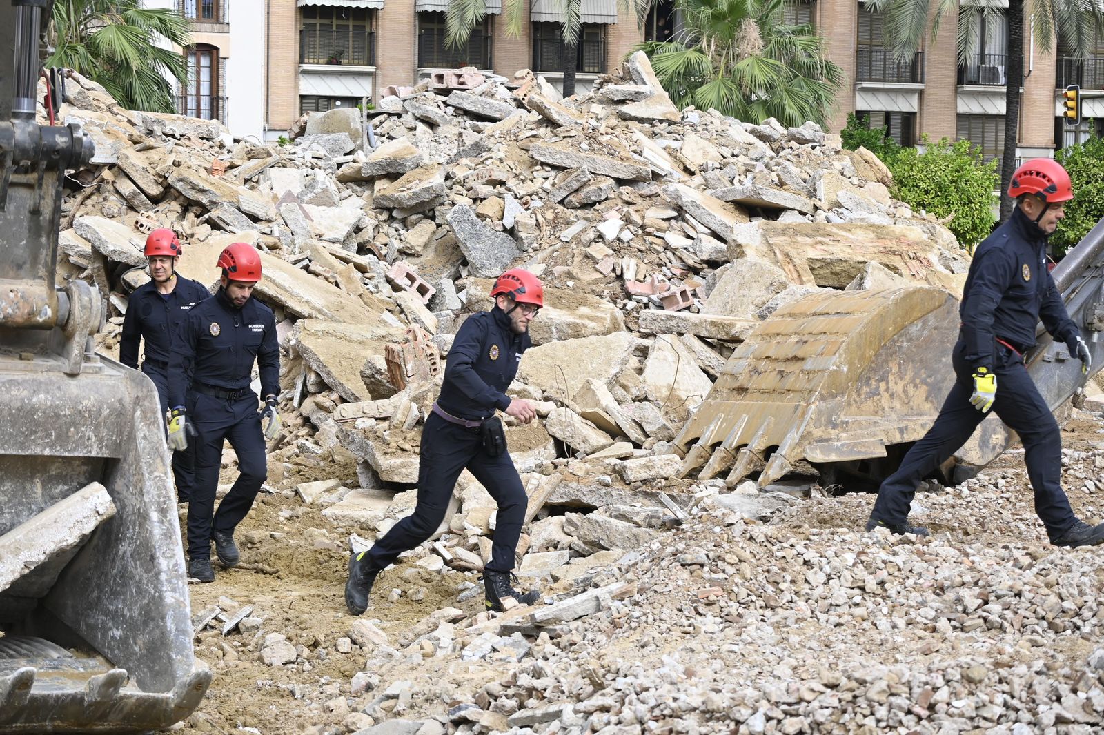 Simulacro de rescate de la Unidad Canina, en la Plaza de la Merced