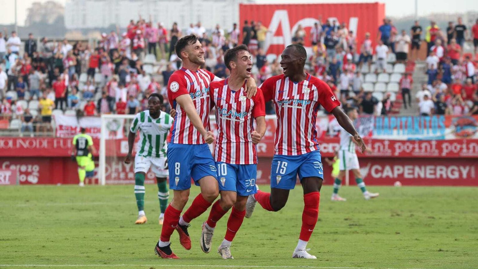 Iván, Esteban y Diori celebran el gol ante el Córdoba.