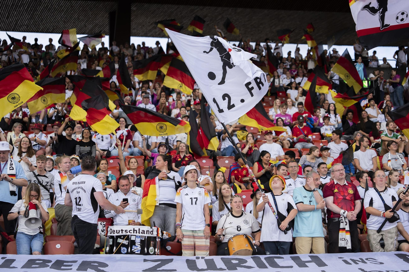 Las mejores imágenes de la semifinal Alemania - España de la Eurocopa femenina