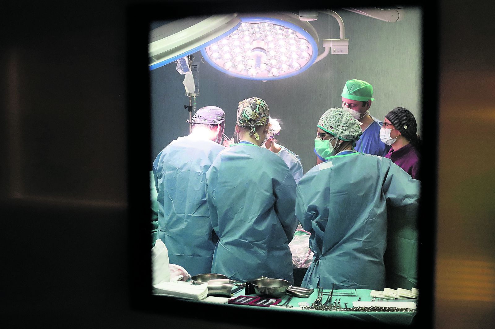 Una intervención quirúrgica en un hospital de la provincia de Huelva.