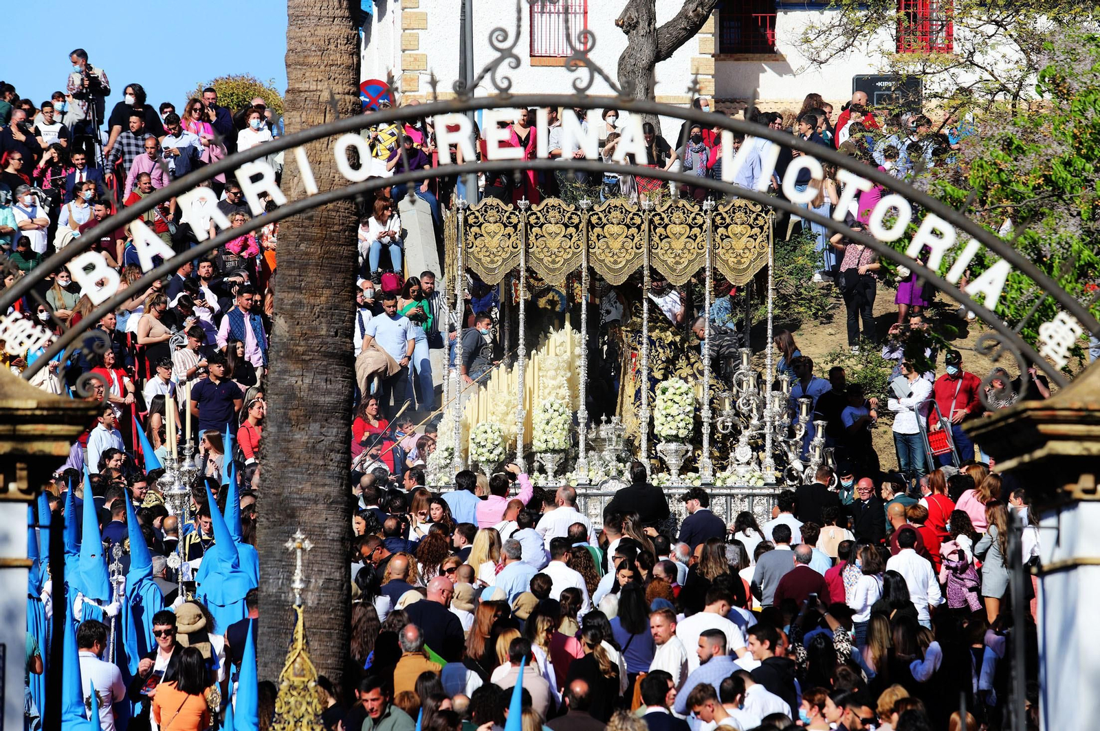 Imágenes de La Victoria en su salida procesional y su recorrido por el Barrio Obrero