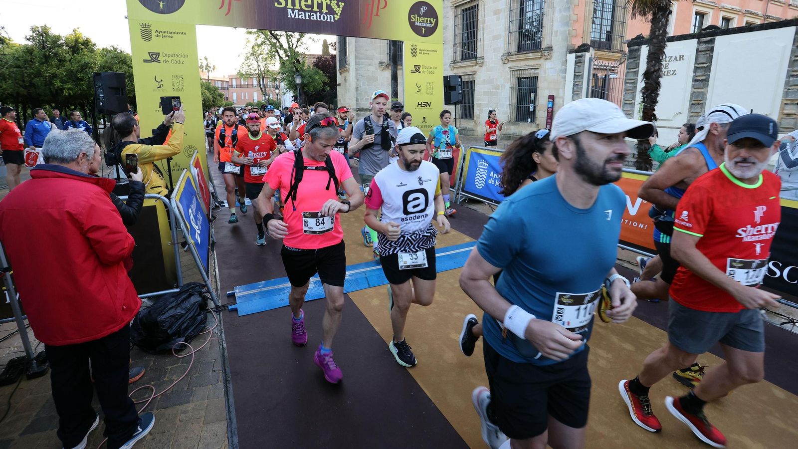 Búscate en la Sherry Maratón 2025 de Jerez (I)