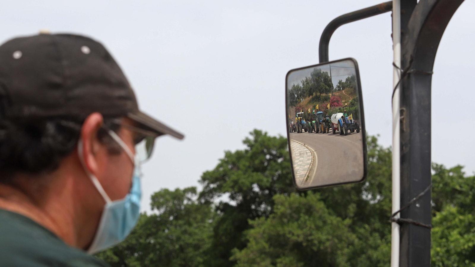 Fotos de la tractorada contra las fotovoltaicas en Castellar
