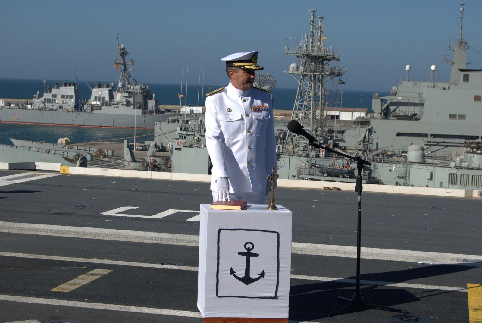 Toma de posesión del contralmirante Villar como nuevo Comandante Jefe del Grupo Anfibio y de Proyección