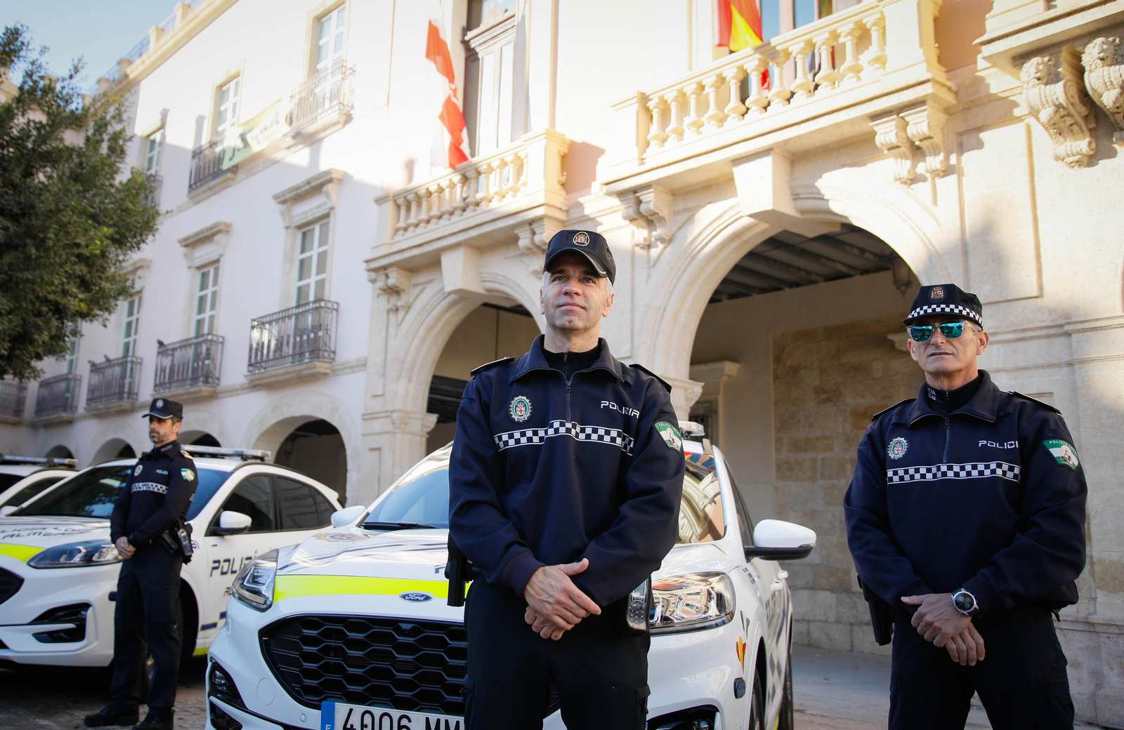 Presentación vehículos y motos policía local en imágenes