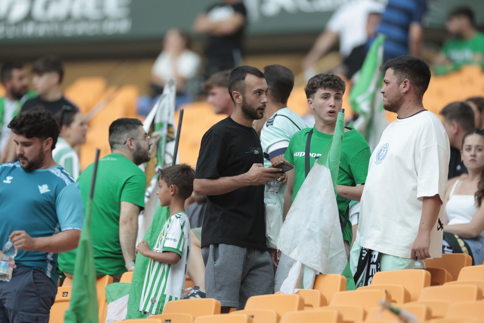 Búscate en las fotos del Betis - Alavés