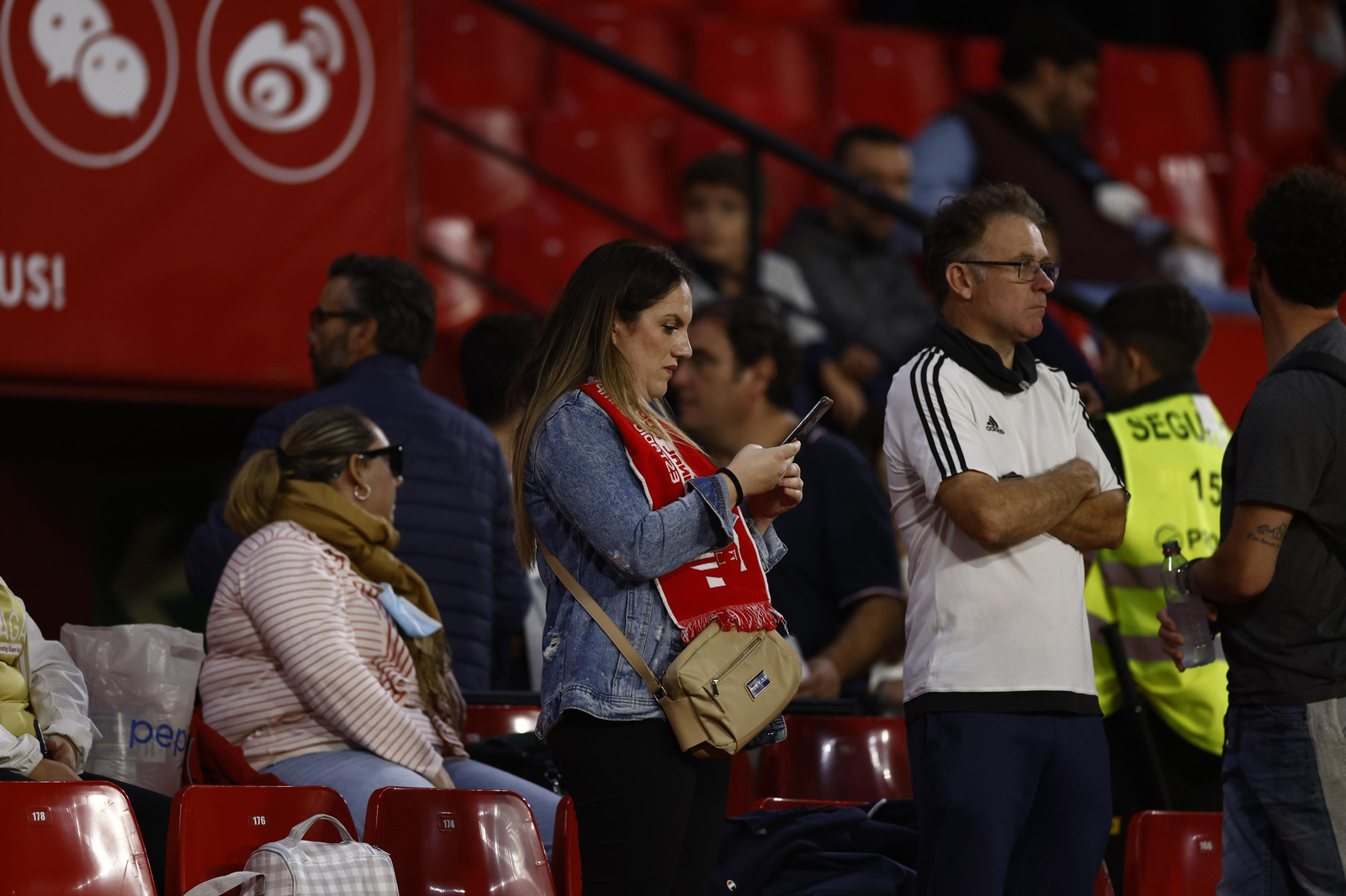 Búscate en las fotos del Sevilla FC-Real Sociedad