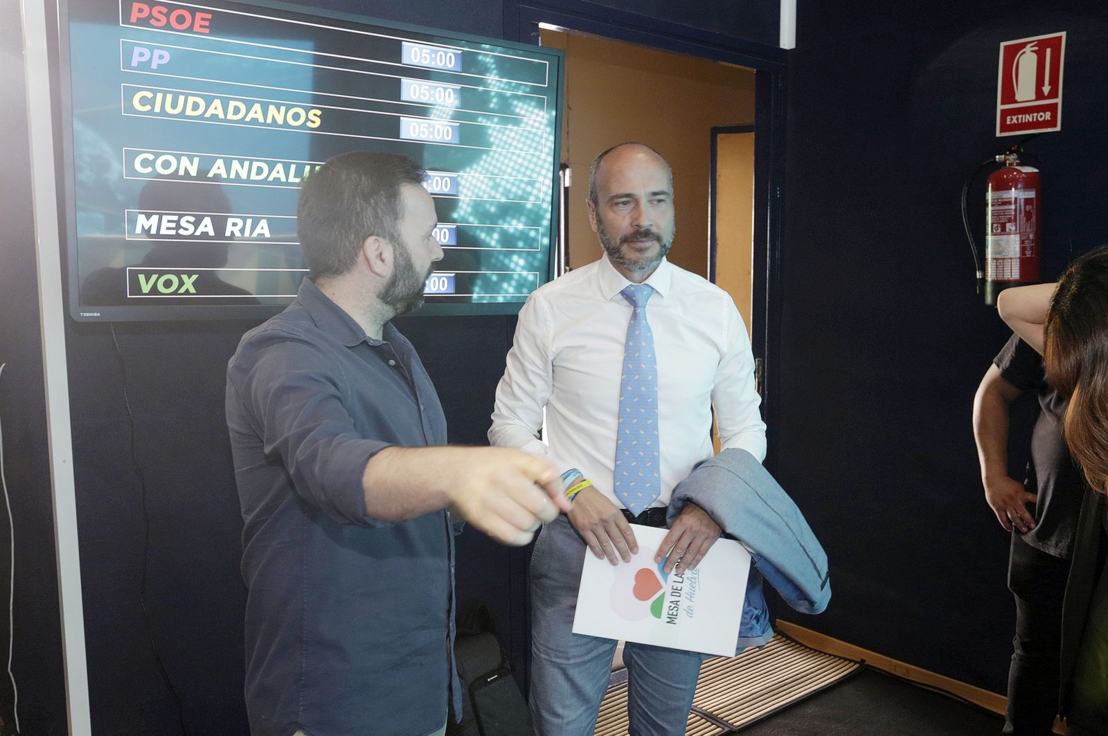 Elecciones Municipales Huelva 2023: Imágenes de la llegada de los candidatos al debate