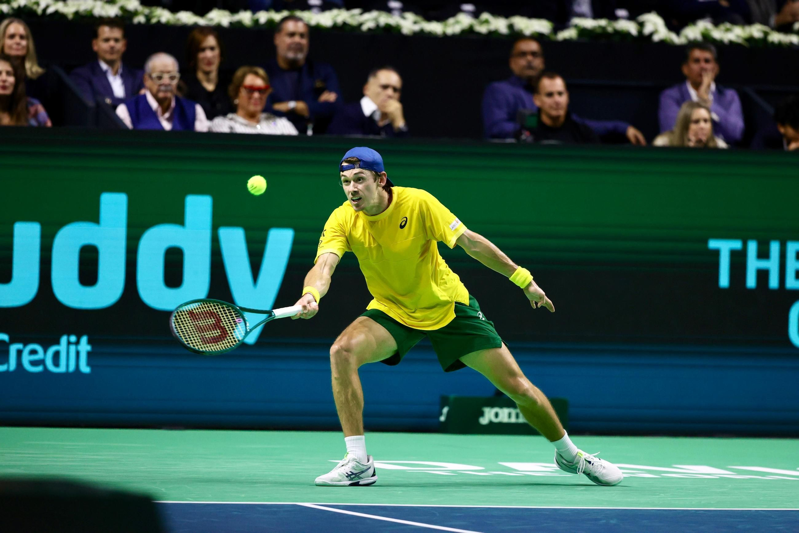 Jannik Sinner lleva a Italia a la final de la Copa Davis tras ganar a De Miñaur