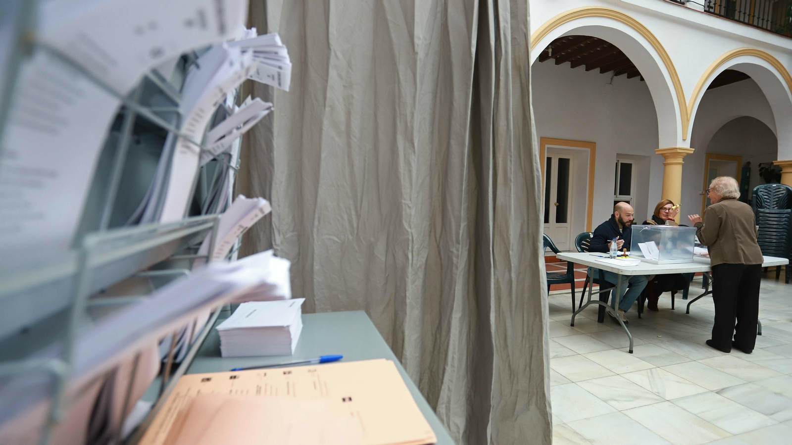 Las mejores fotos de la jornada electoral en Algeciras