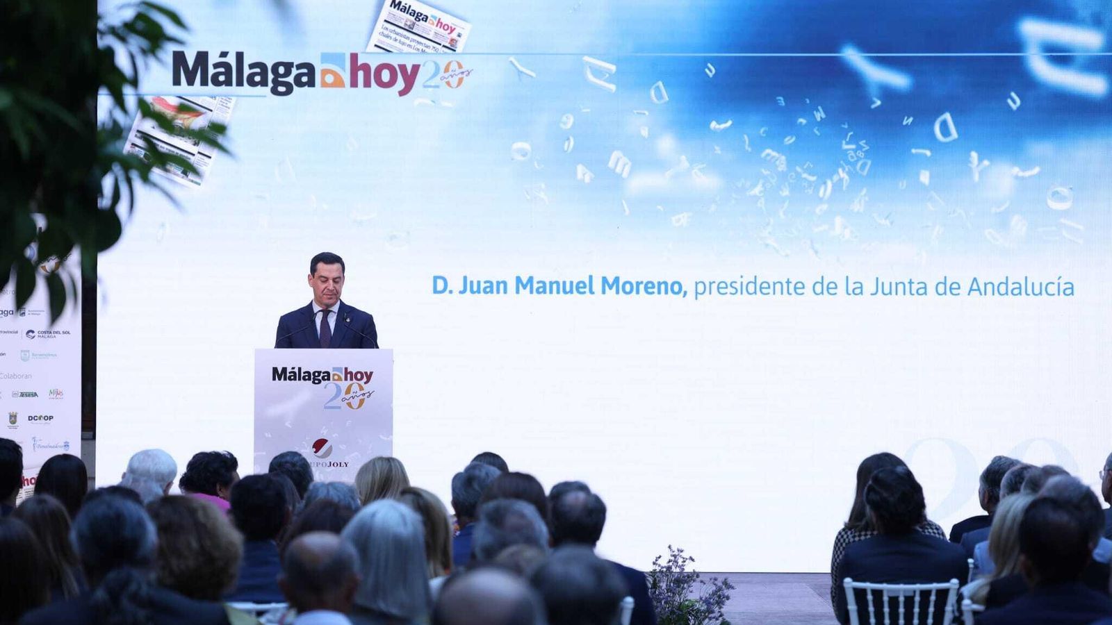 Juanma Moreno, presidente de la Junta de Andalucía, en la celebración de los 20 años de Málaga Hoy. Juanma Moreno, presidente de la Junta de Andalucía, en la celebración de los 20 años de Málaga Hoy.