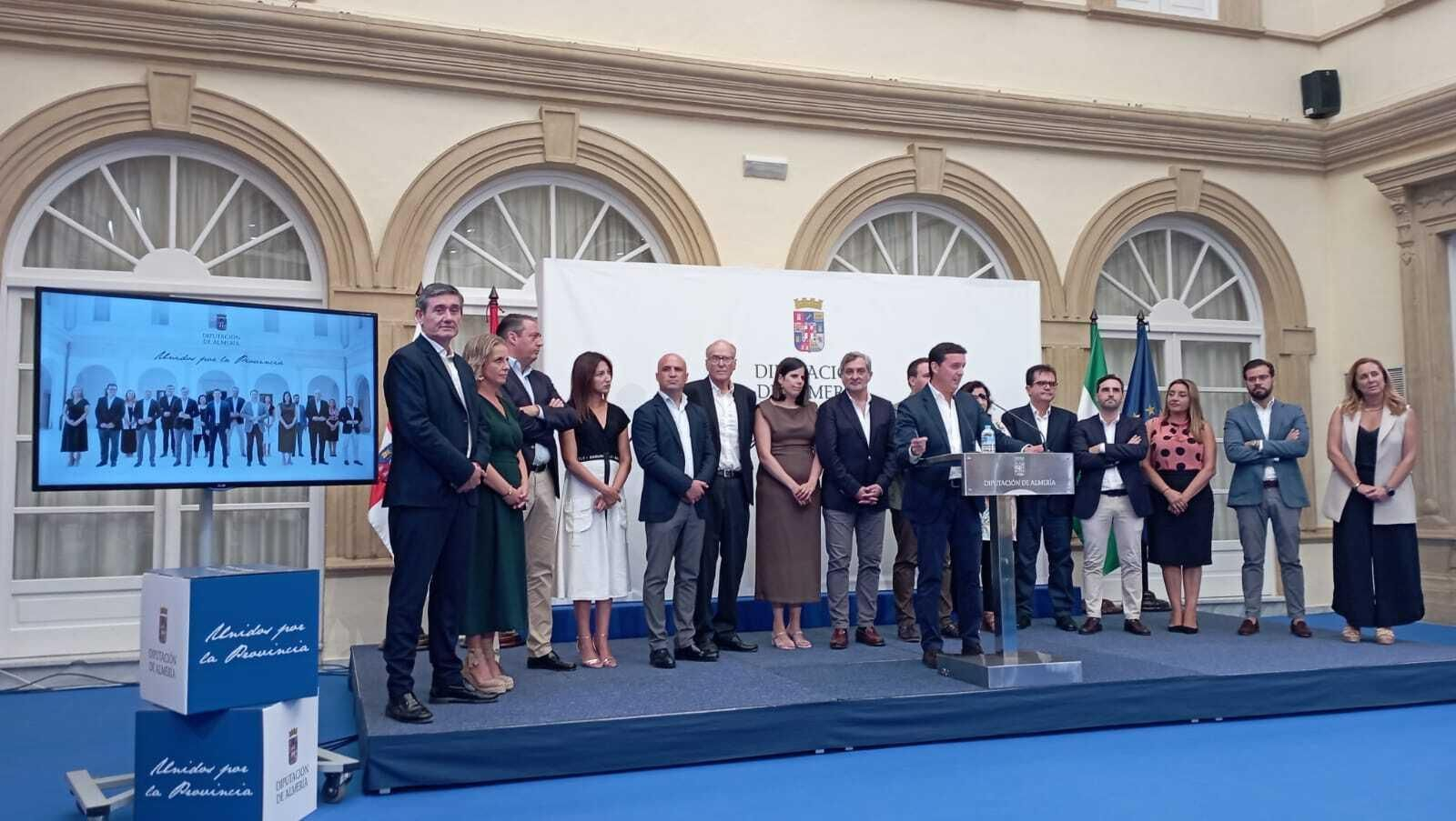 La nueva Diputación durante su presentación