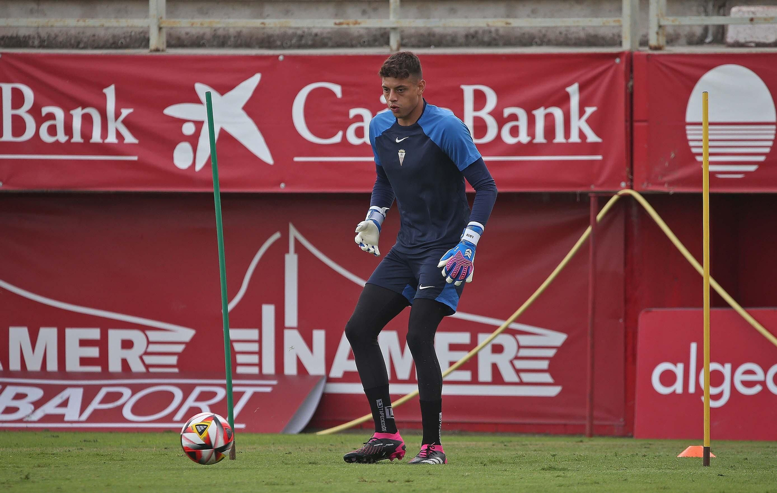 Fotos del entrenamiento del Algeciras CF en el estadio Nuevo Mirador