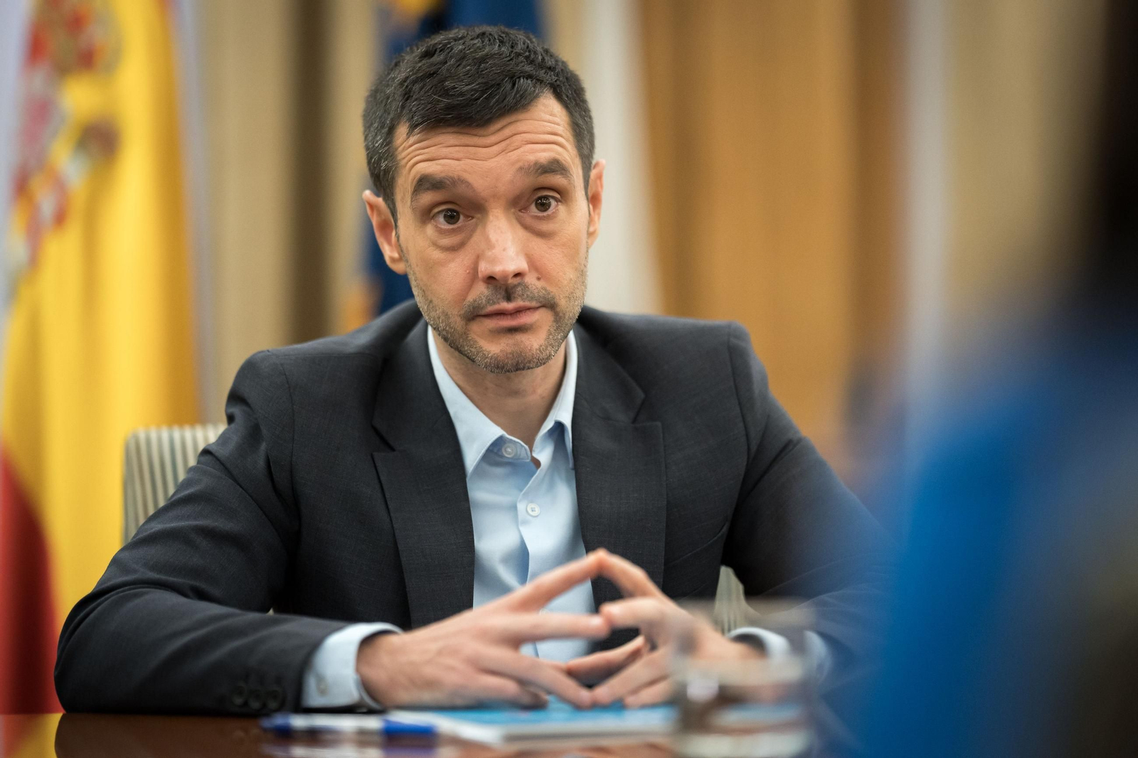 El ministro de Derechos Sociales, Consumo y Agenda 2030, Pablo Bustinduy, durante una reunión en el Ministerio.
