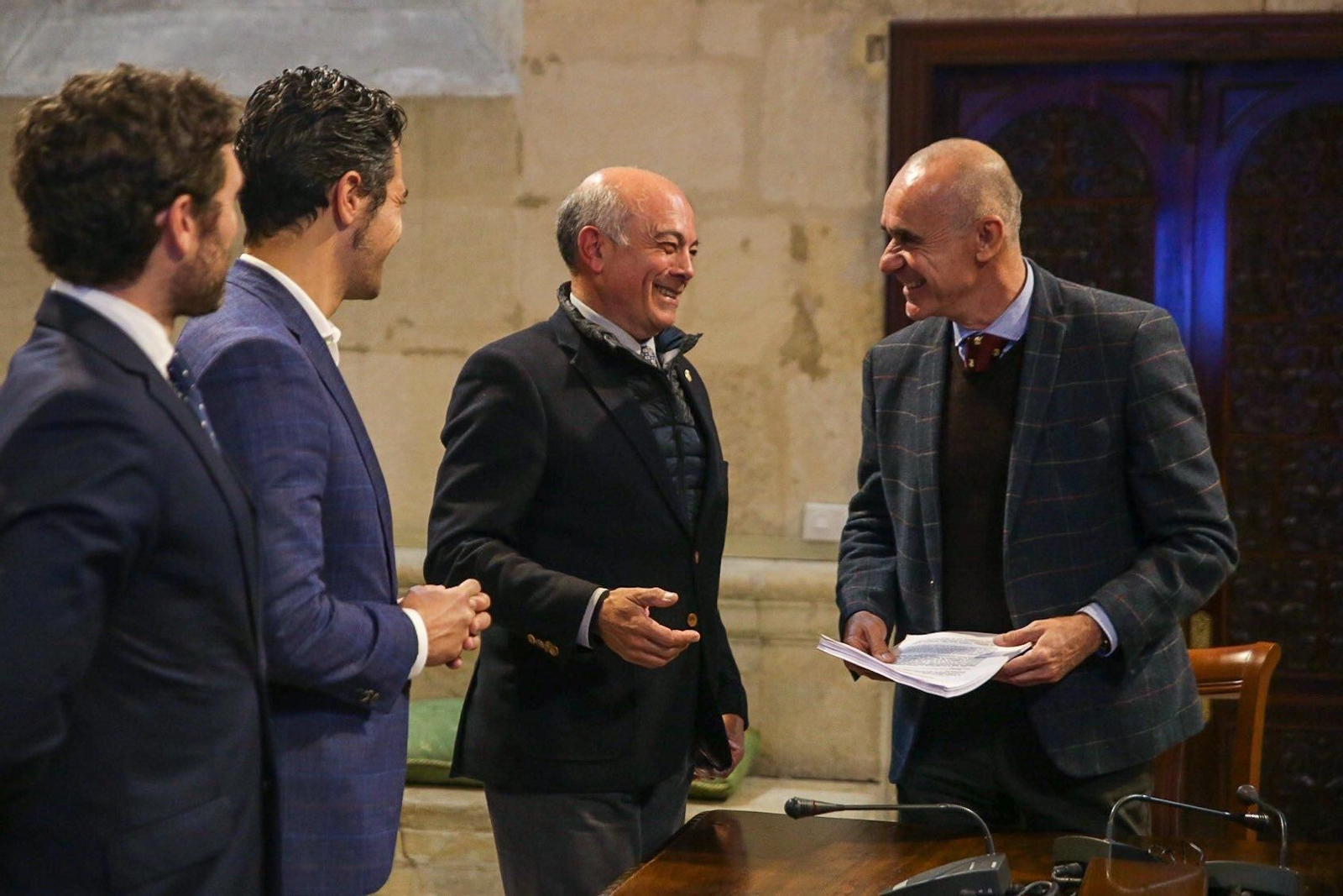 Avanzan los trámites para la concesión de la Medalla de Sevilla a los capataces y costaleros