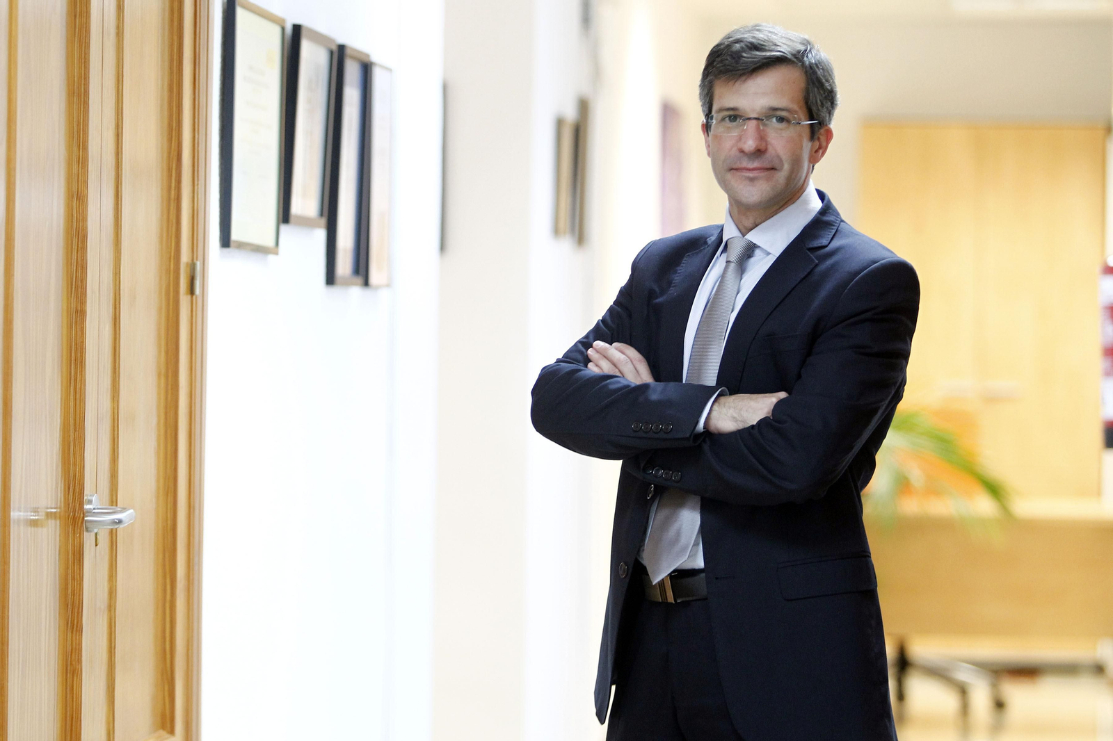 El doctor Miguel Ángel Calleja es farmacéutico hospitalario en el Hospital Virgen Macarena y ex presidente de la Sociedad Española de Farmacia Hospitalaria.