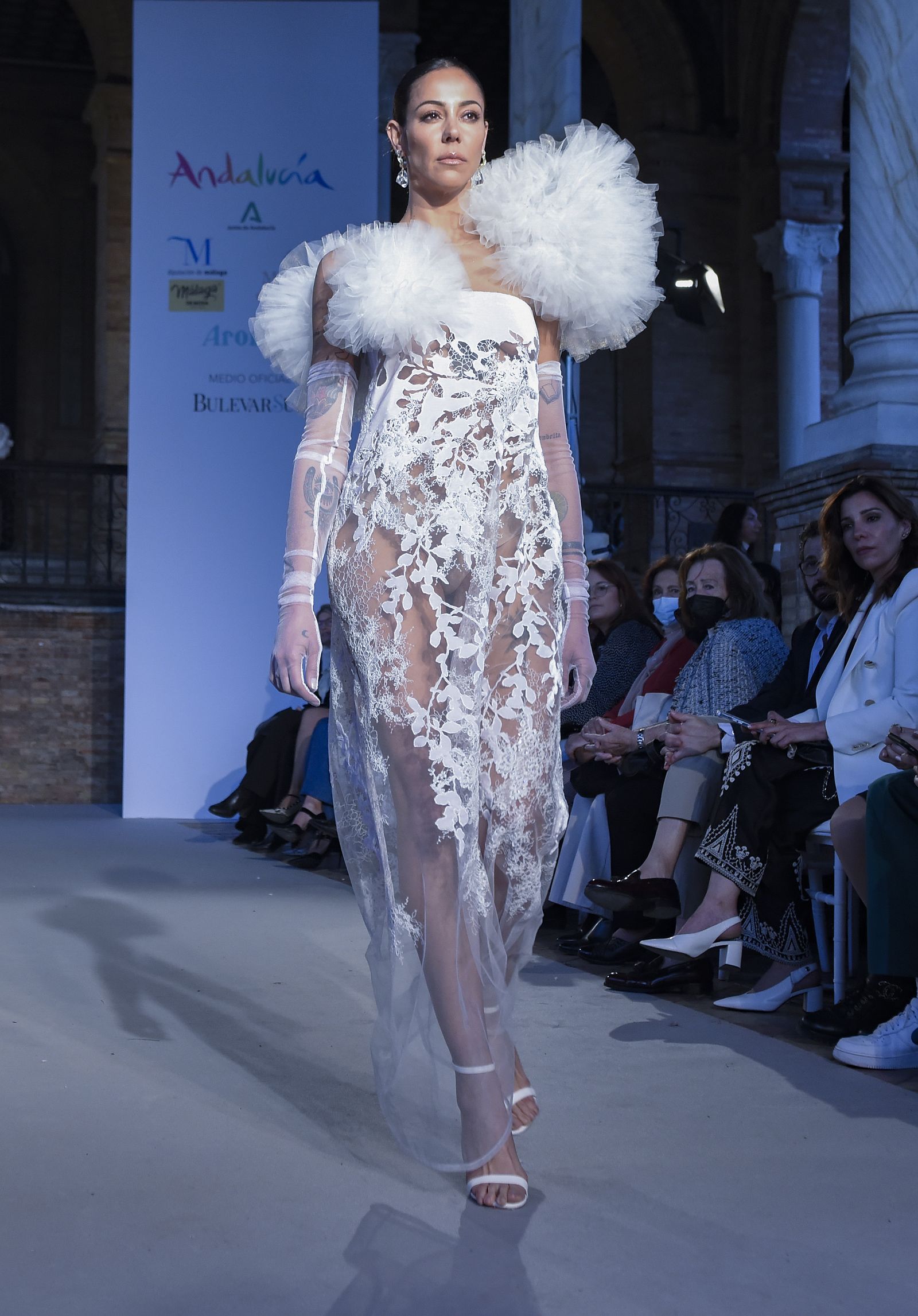 El desfile de Pedro Béjar en la pasarela de novia e invitada SIQ 2022, todas las fotos