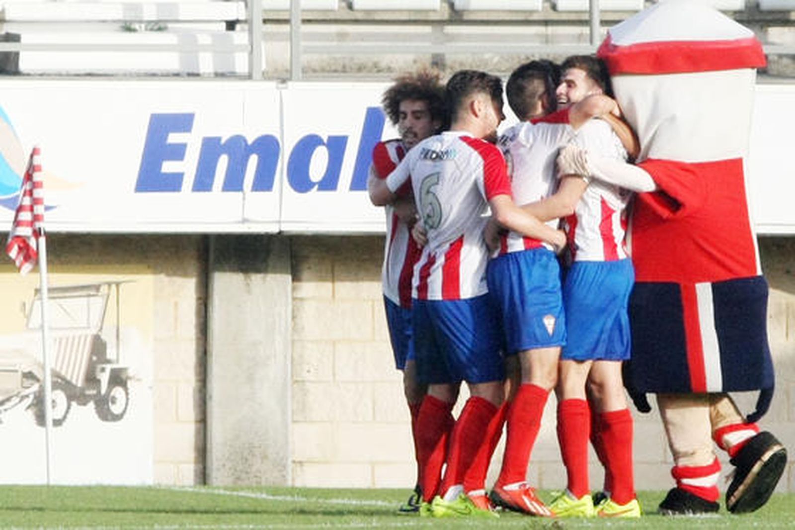 Imágenes del Algeciras-Ceuta