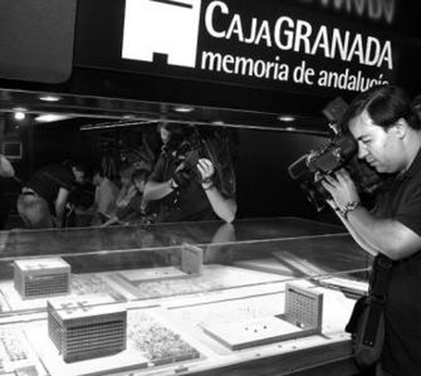 En el bus puede contemplarse el diseño del edificio, de Campo Baeza.