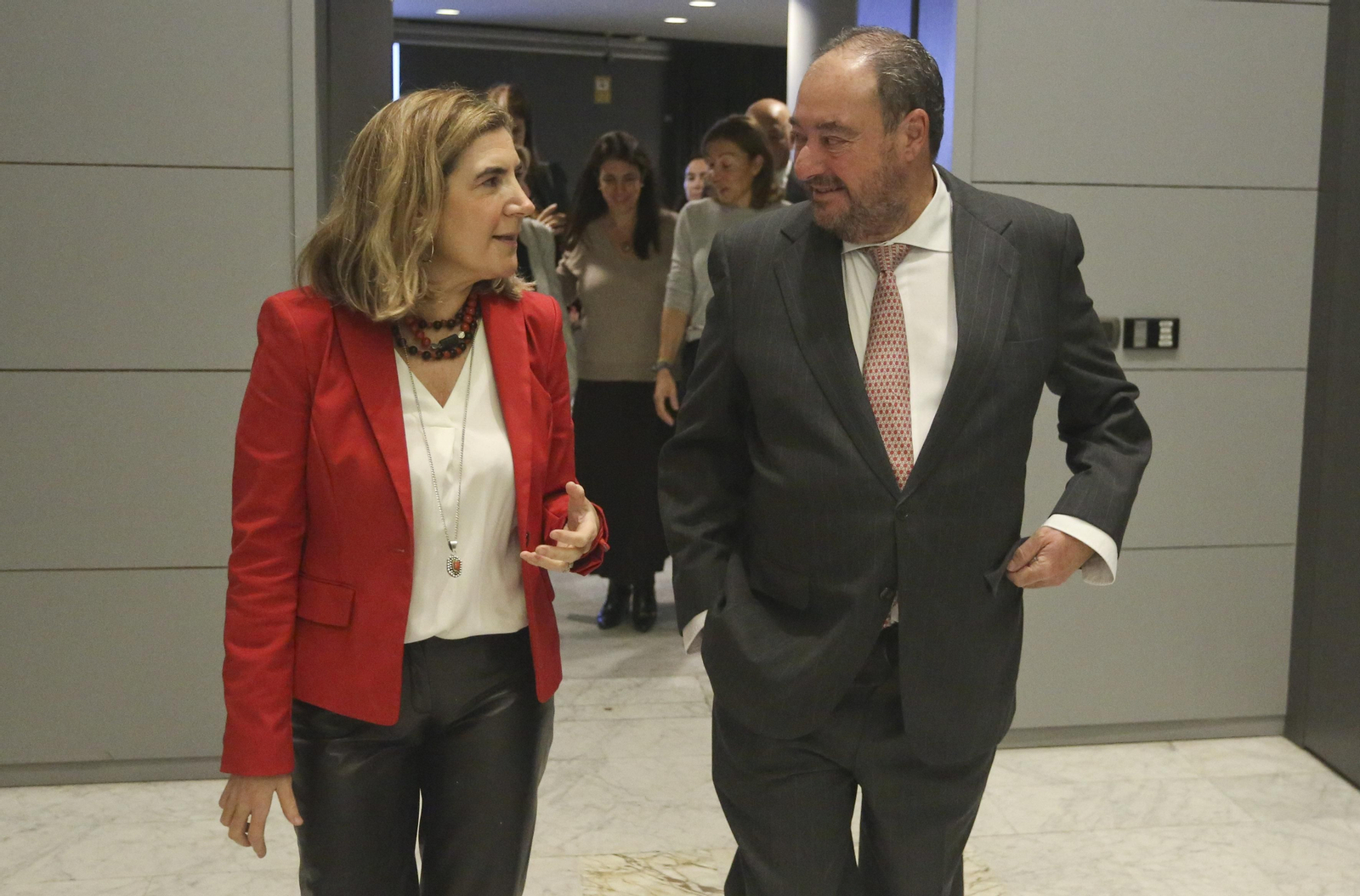 El Foro Joly Unicaja Banco con la consejera de Empleo de la Junta de Andalucía en imágenes