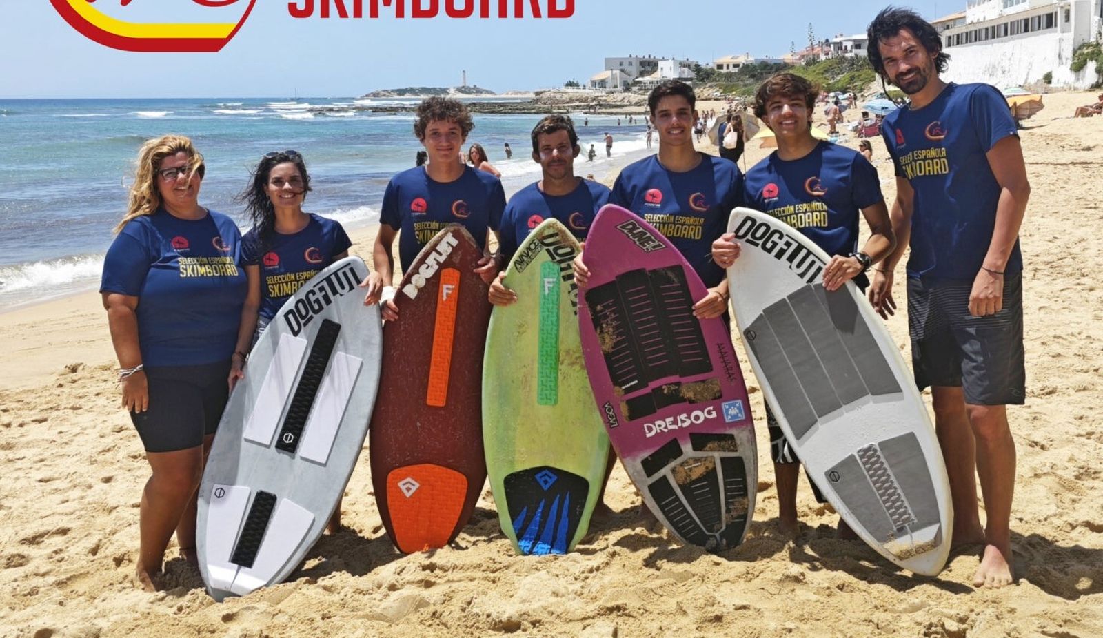 Los miembros del equipo nacional de skimboard.
