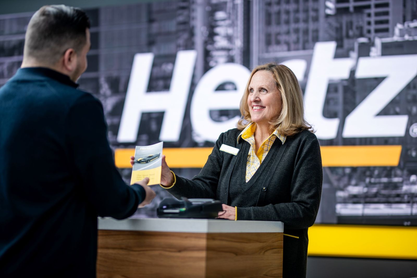 Hertz se traslada a las estaciones de ferrocarril